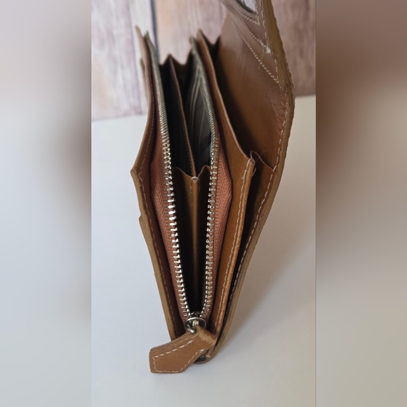 Burberry Tan Leather Wallet - Picture 12 of 16